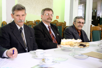 Od lewej: Andrzej Szperlik, Paweł Kuciak - nowo wybrany skarbnik, Zbigniew Hryniak - doradca podatkowy 